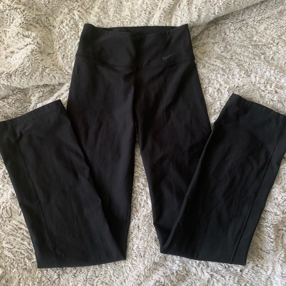 Nike flared leggings XS
